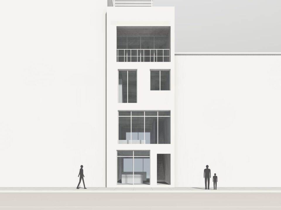 Il fronte sulla strada — Casa torre in centro storico